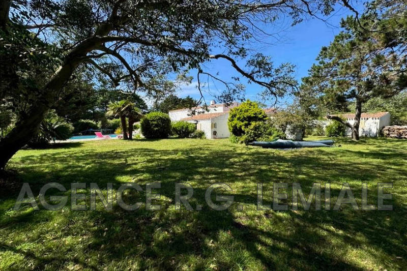 Maison - 260 m² - 12 pièces