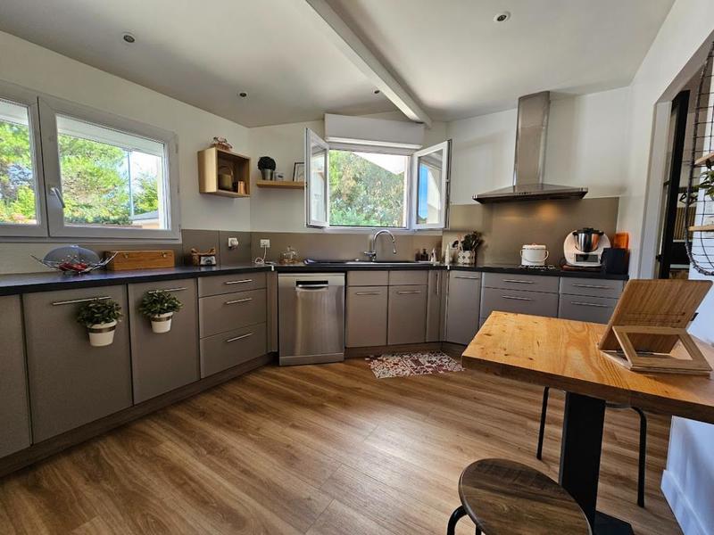 Maison - 95 m² - 5 pièces