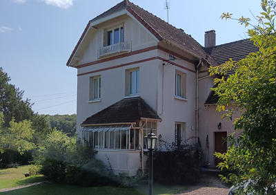 Maison - 308 m² - 12 pièces