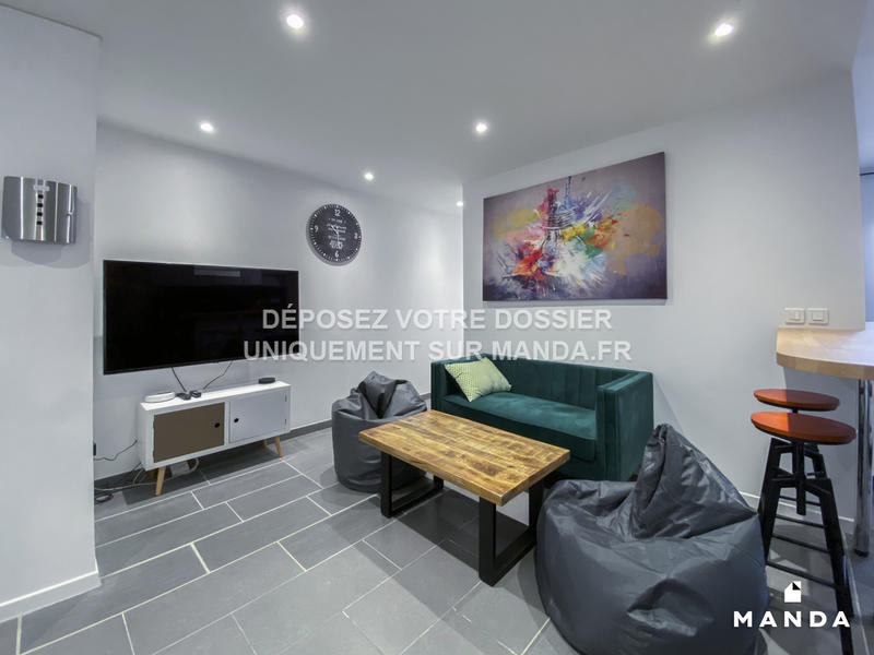 Chambre - 14 m² - 6 pièces
