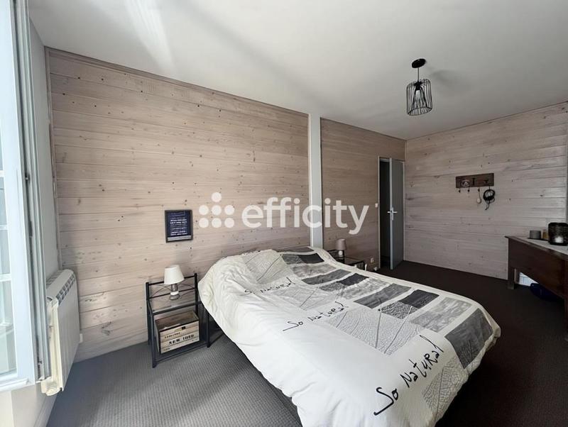 Maison - 260 m² - 10 pièces