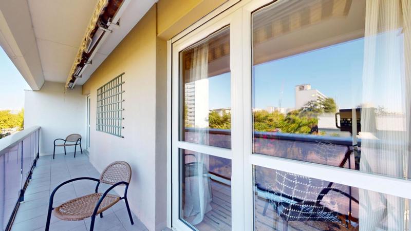 Appartement - 99 m² - 6 pièces