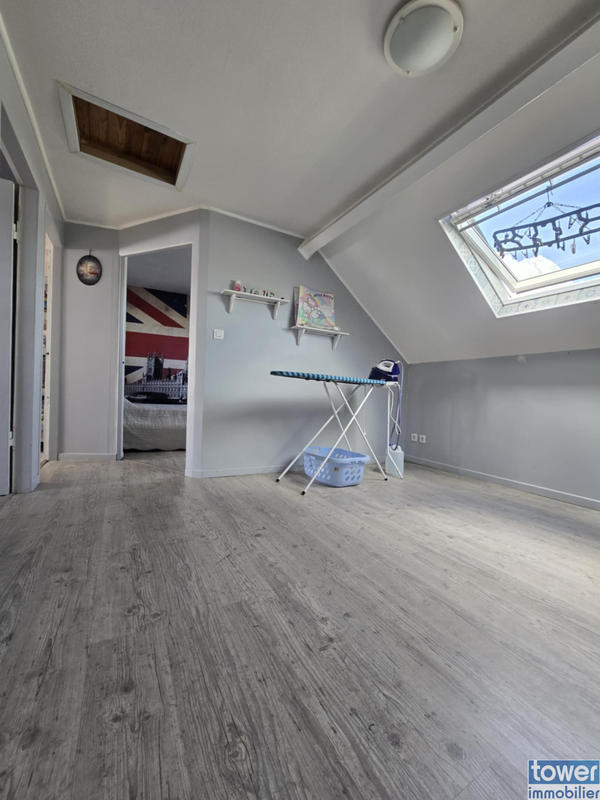 Maison - 96 m² - 5 pièces