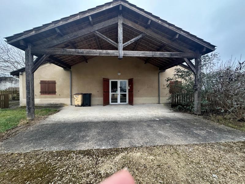 Maison - 450 m² - 8 pièces