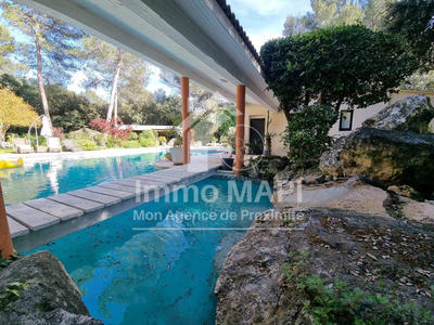 Maison - 478 m² - 14 pièces