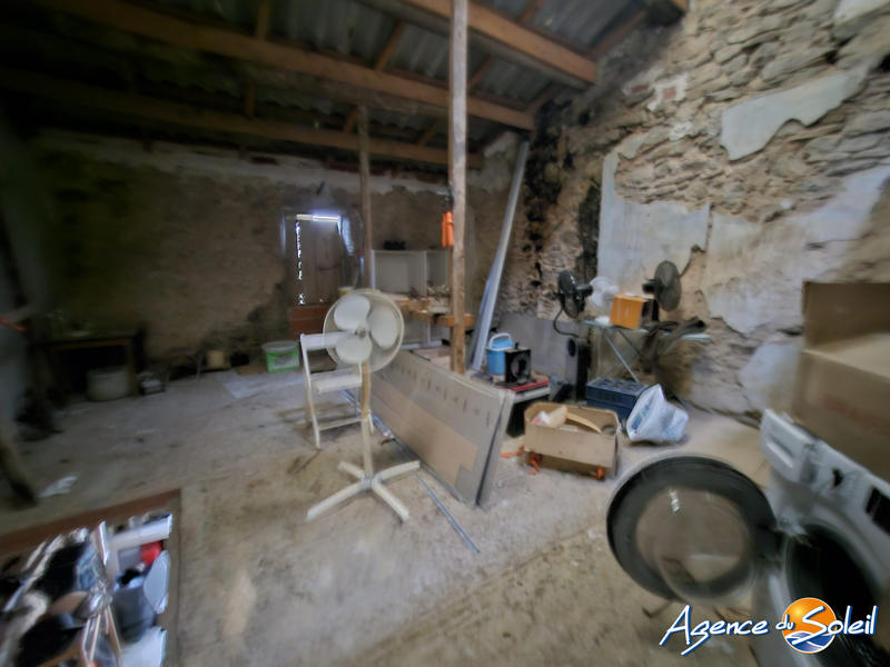 Parking / Garage - 64 m²