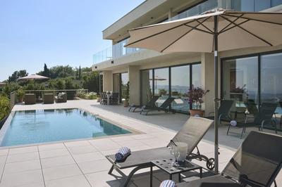 Maison - 540 m² - 12 pièces