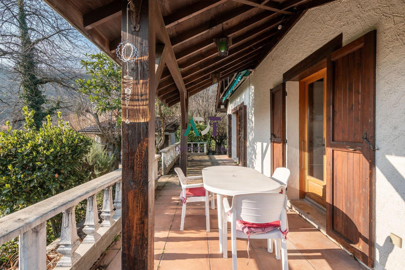 Maison - 187 m² - 8 pièces