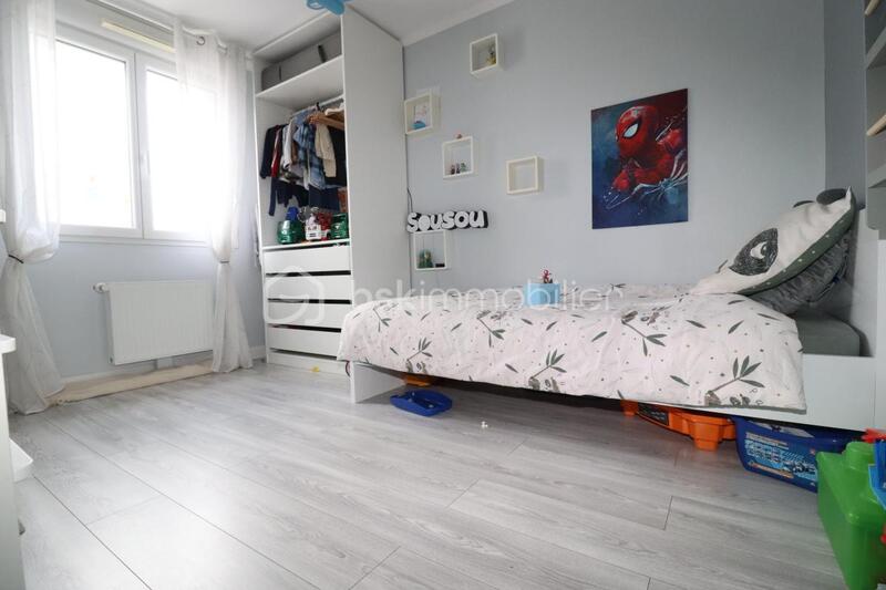 Maison traditionnelle - 138 m² - 5 pièces