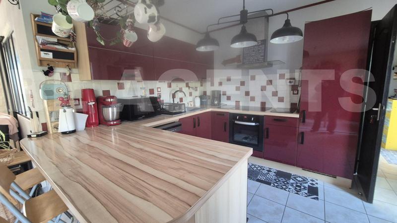 Maison traditionnelle - 99 m² - 6 pièces