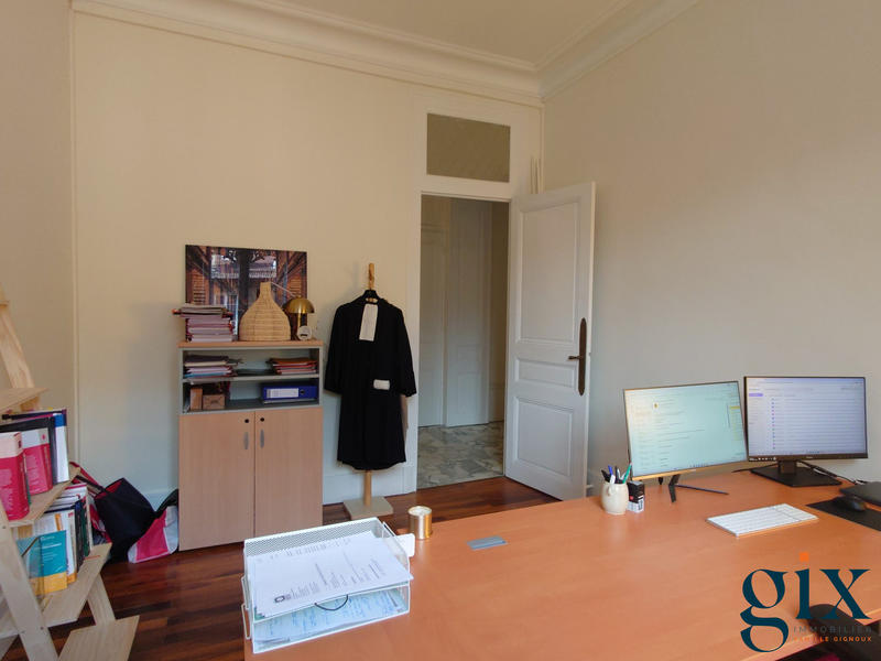 Appartement - 180 m² - 7 pièces