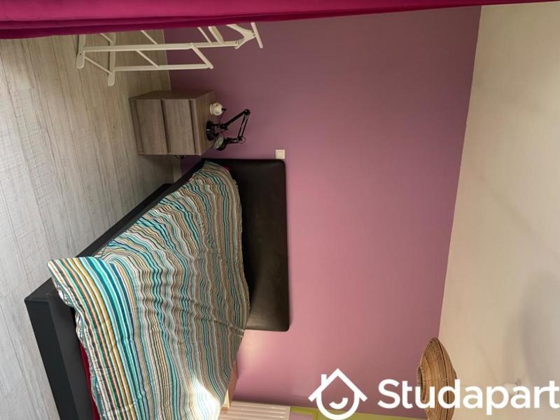 Chambre - 15 m² - 1 pièce