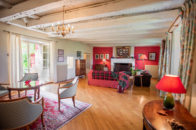 Maison - 300 m² - 9 pièces