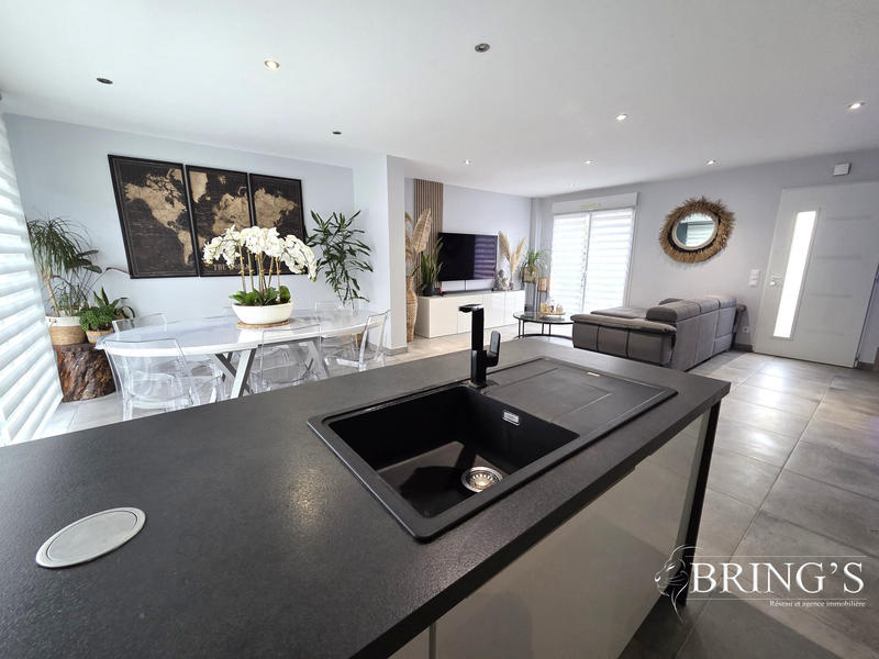 Maison - 106 m² - 6 pièces