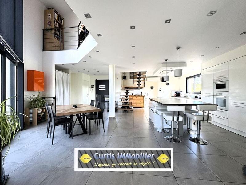 Maison - 145 m² - 6 pièces