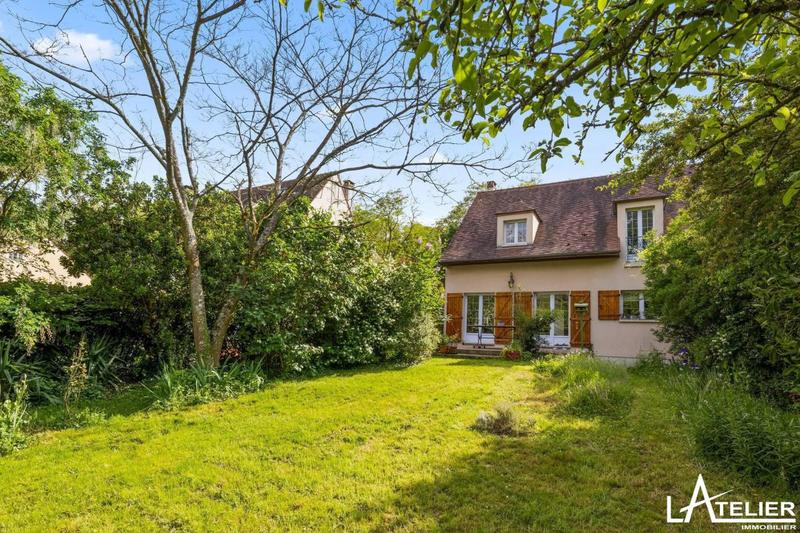 Maison - 210 m² - 5 pièces