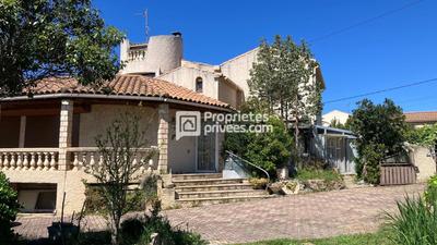 Maison - 255 m² - 8 pièces