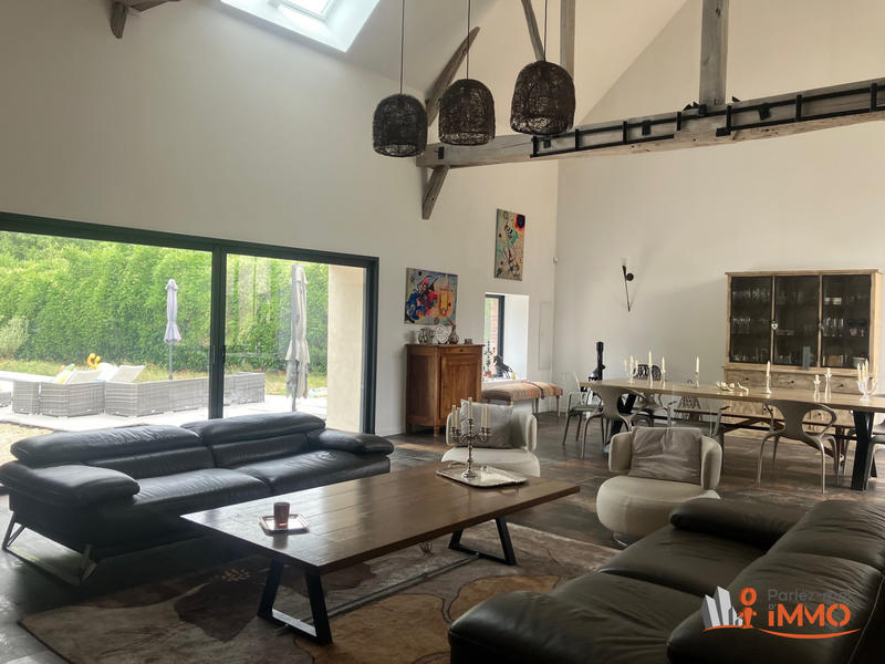 Maison - 301 m² - 8 pièces