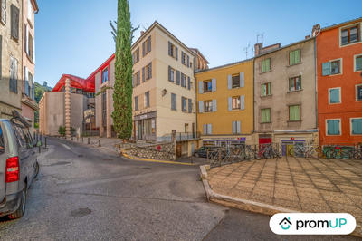 Appartement - 90 m² - 4 pièces