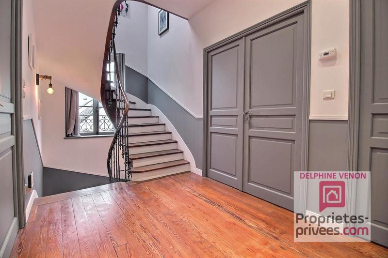 Maison - 227 m² - 7 pièces