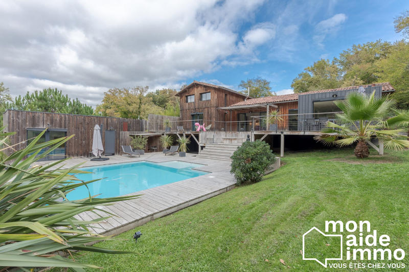 Maison contemporaine - 228 m² - 8 pièces