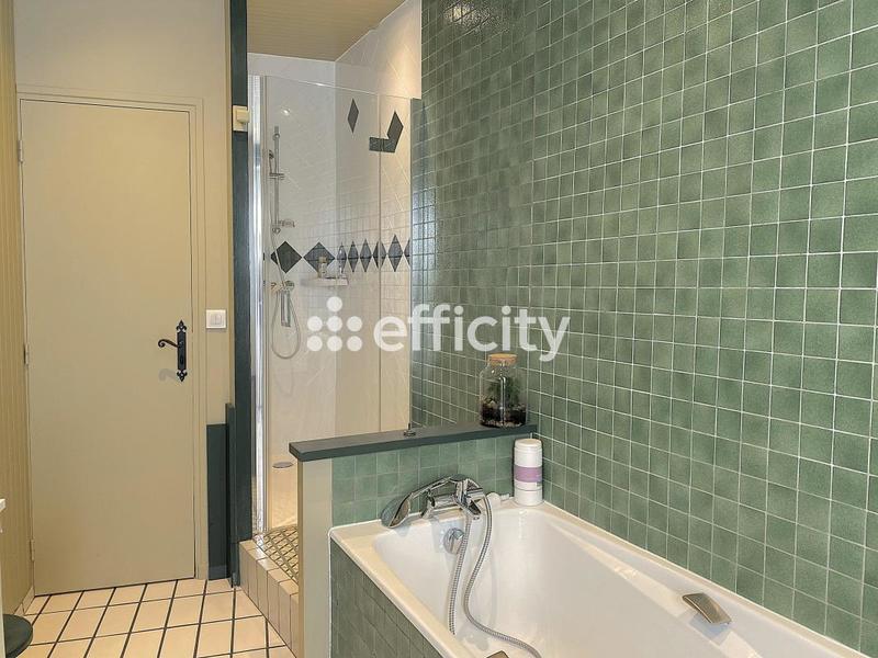 Maison - 280 m² - 11 pièces