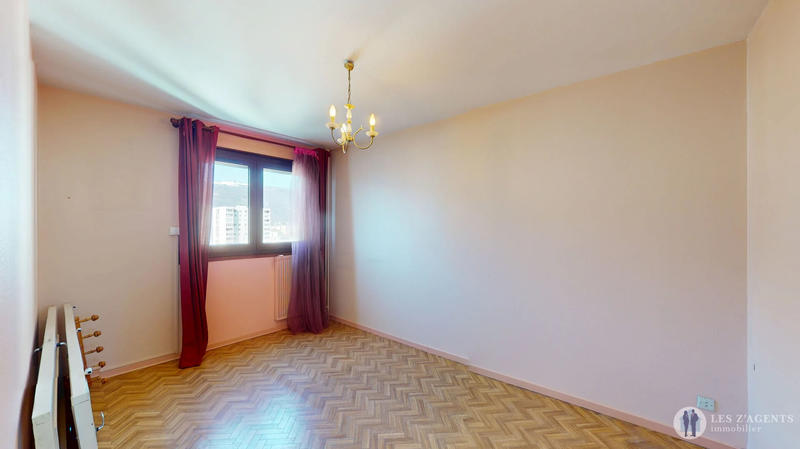 Appartement - 81 m² - 4 pièces