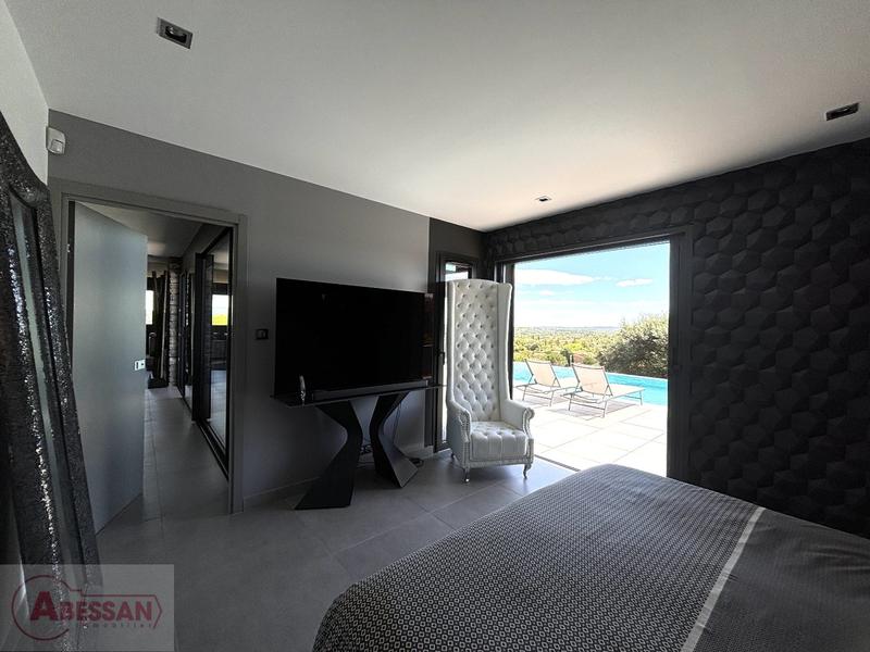 Maison contemporaine - 220 m² - 6 pièces