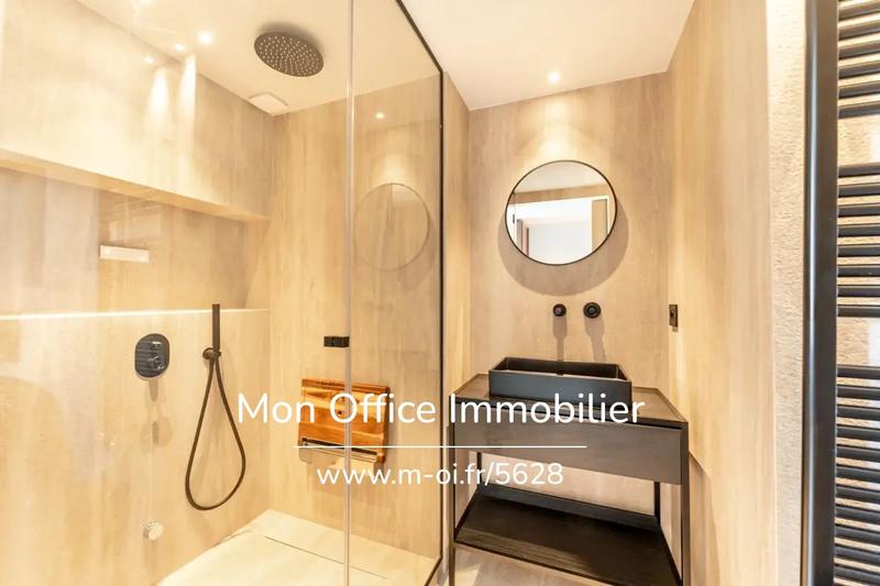 Appartement - 85 m² - 3 pièces