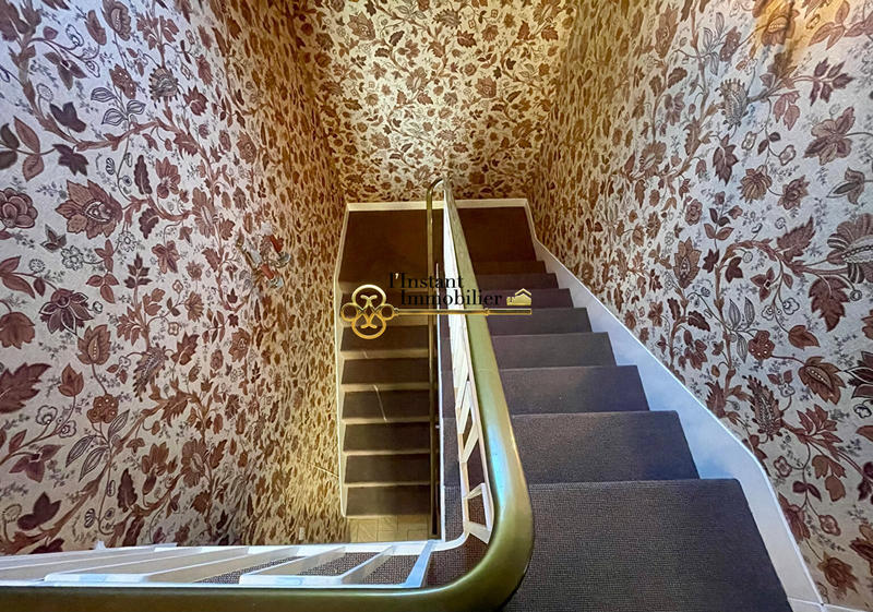 Maison - 193 m² - 9 pièces