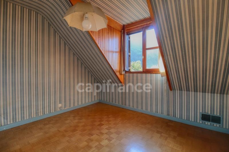 Maison - 151 m² - 7 pièces