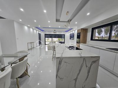 Maison - 137 m² - 5 pièces