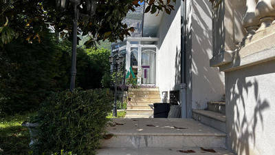 Maison - 249 m² - 9 pièces