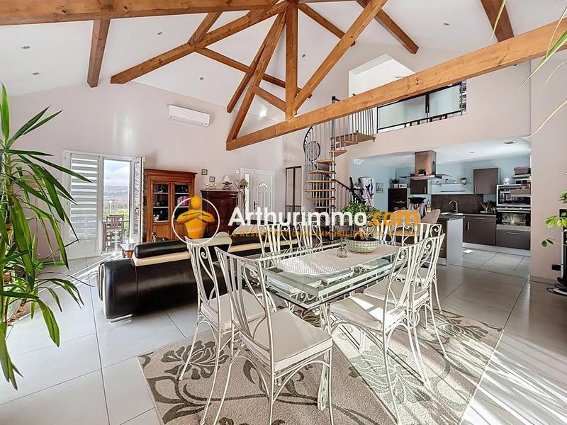 Maison - 139 m² - 5 pièces