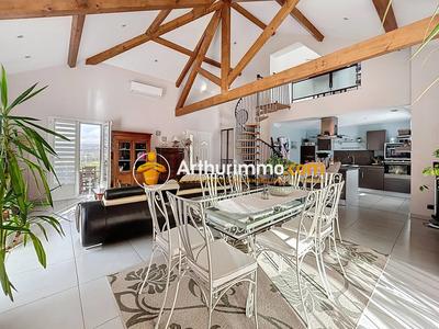 Maison - 139 m² - 5 pièces