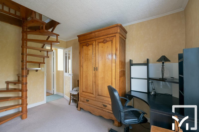 Maison - 98 m² - 6 pièces