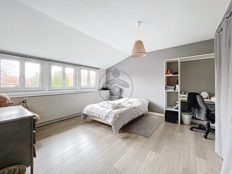 Maison - 229 m² - 8 pièces