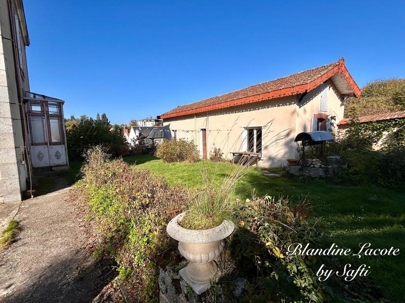 Maison - 296 m² - 12 pièces