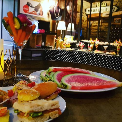 Le Cdv - Bar Lounge &amp; Chambres Insolites