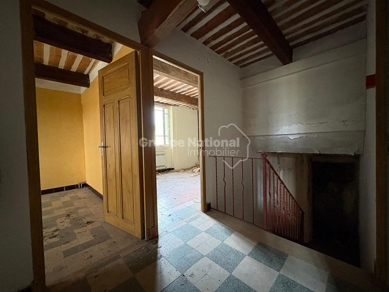 Maison - 930 m² - 30 pièces