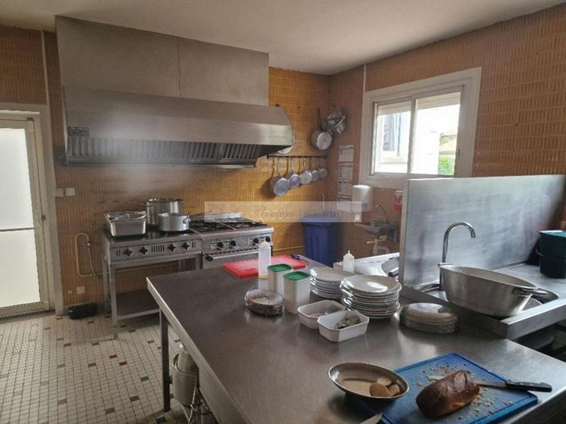 Maison - 520 m² - 24 pièces