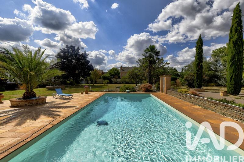 Maison - 435 m² - 11 pièces