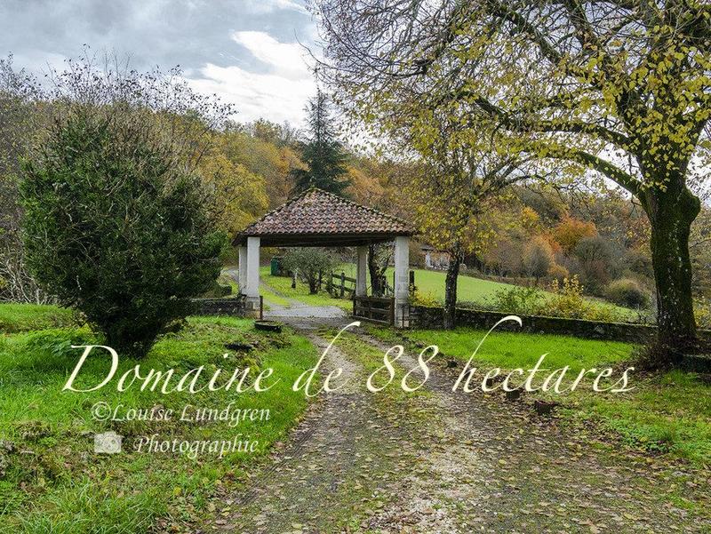 Maison traditionnelle - 446 m² - 15 pièces