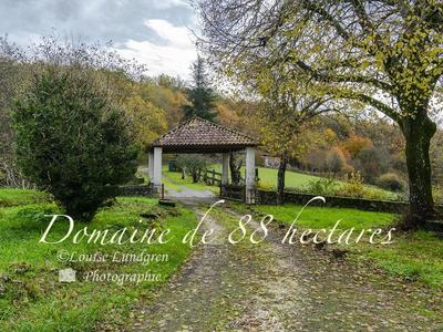 Maison traditionnelle - 446 m² - 15 pièces