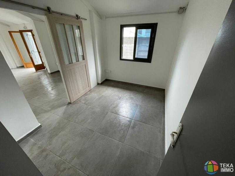 Local commercial - 85 m² - 3 pièces