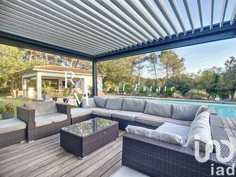 Maison - 265 m² - 10 pièces