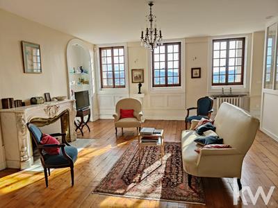 Maison de maîtres - 673 m² - 13 pièces