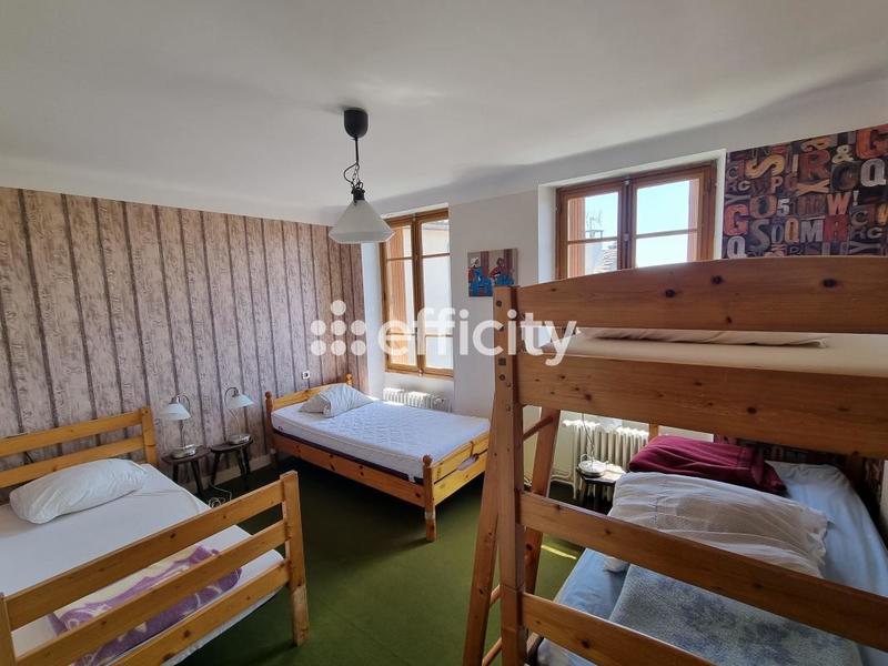 Maison - 145 m² - 10 pièces