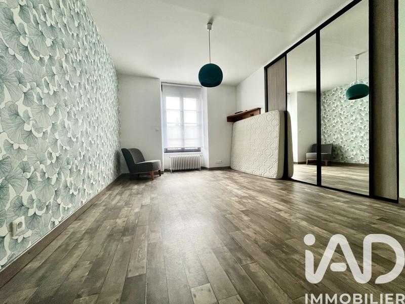 Maison - 225 m² - 10 pièces
