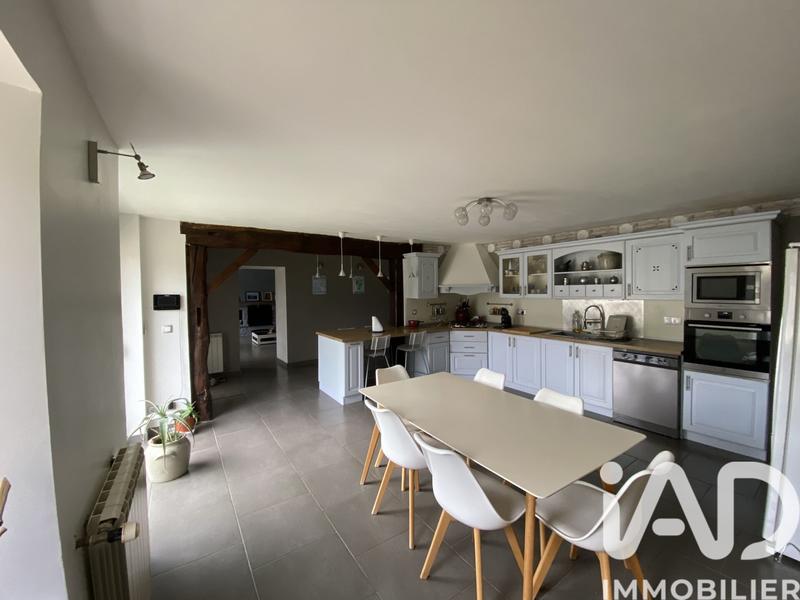 Maison - 200 m² - 8 pièces